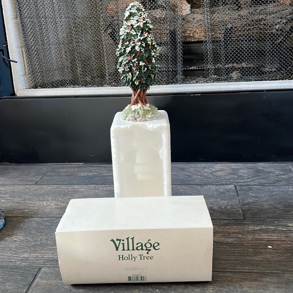 Department 56 Village Holly Tree
